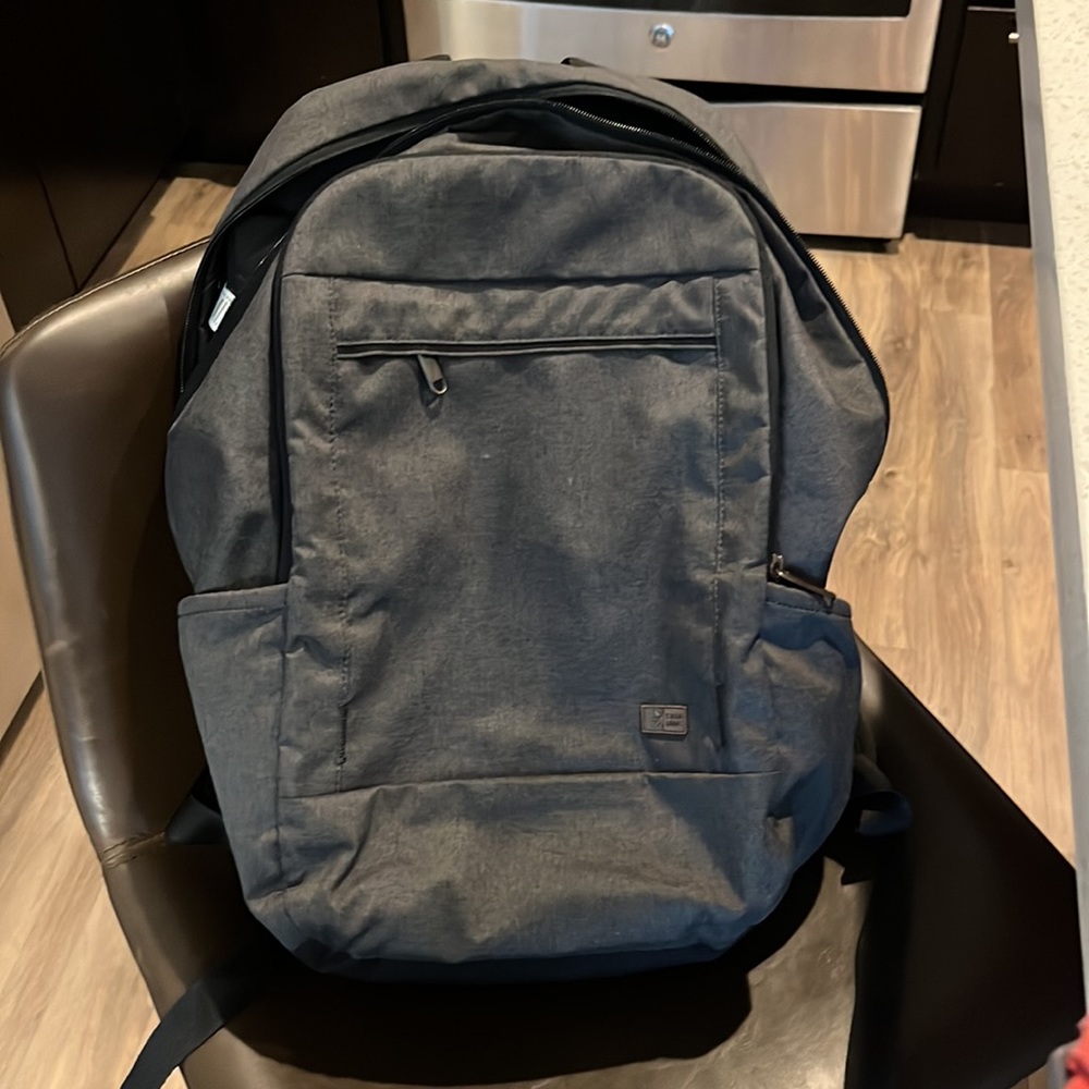 Grey Case Logic Backpack - Picture 5 of 5
